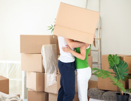 Organised moving day with removal van and storage support in Worcesterpark
